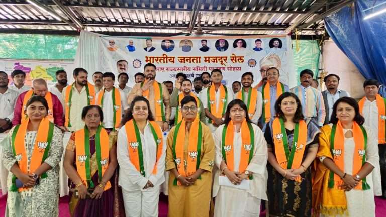 अधिकाधिक असंघटित  कामगारांना ई – श्रमिक कार्ड मध्ये सामावून घेण्यासाठी प्रयत्न – अर्णब चॅटर्जी