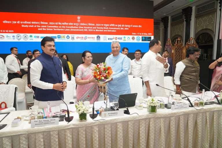 विधानपरिषद उपसभापती डॉ. नीलम गोऱ्हे : “एकत्र निवडणुका आणि निवडणूक आयोगाच्या अधिकारांबाबत चर्चा करताना वस्तुनिष्ठ भूमिका आवश्यक”