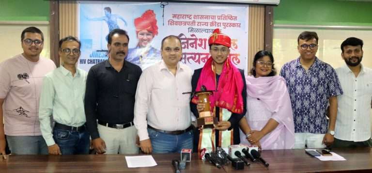 चीन येथे ऑगस्टमध्ये होणाऱ्या जागतिक स्पर्धेत ‘शिवछत्रपती क्रीडा राज्य पुरस्कार’ मिळाल्याबद्दल पुण्याचा स्केटिंगपटू जिनेश नानल याचा सत्कार