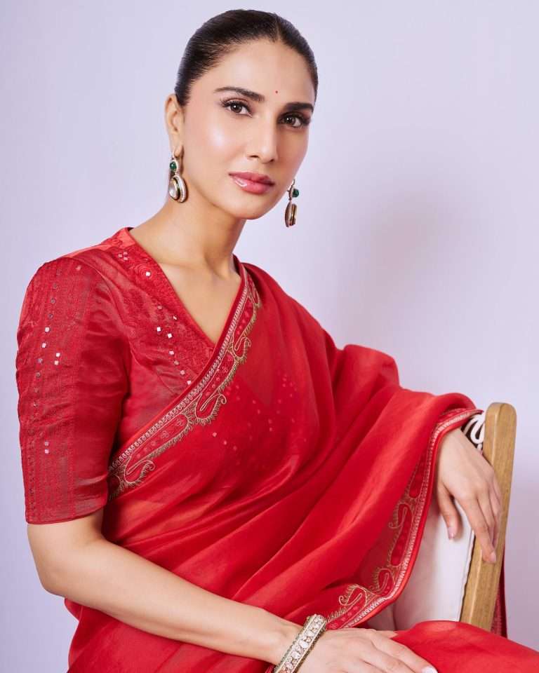 “रेड 2 ने १०० कोटींचा टप्पा पार केला, याबद्दल मी मनापासून आभारी आहे!” – वाणी कपूर