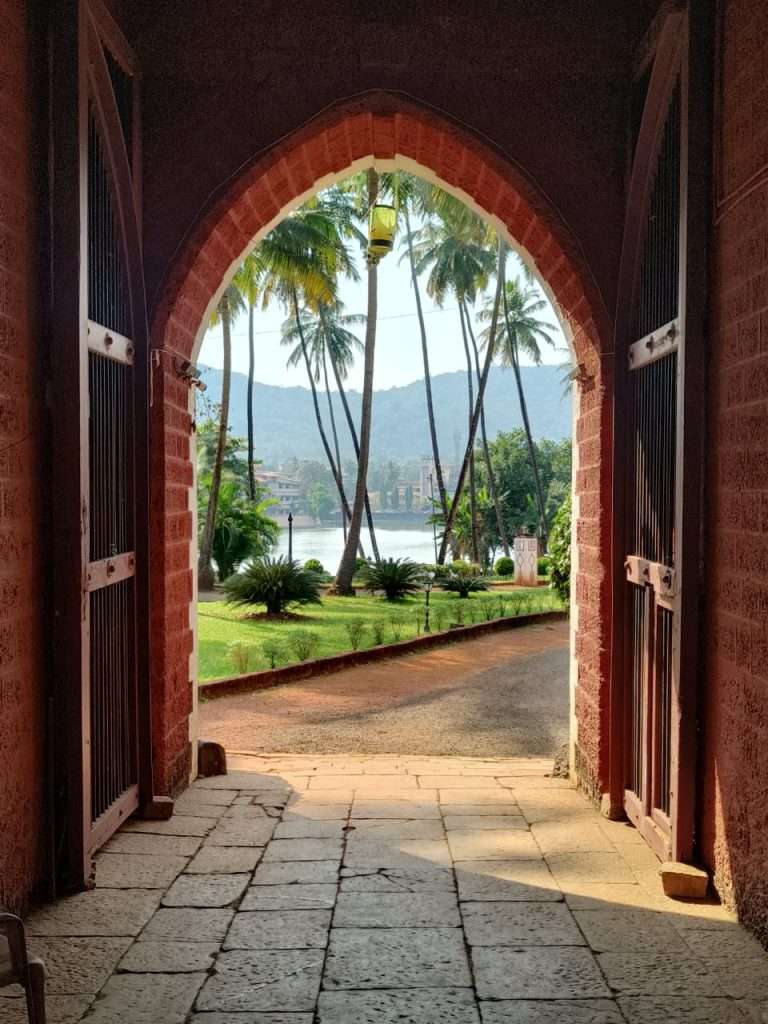 हौशी छायाचित्रकार रमेश करमरकर यांच्यावैविध्यपूर्ण छायाचित्रांचे १४ पासून प्रदर्शन