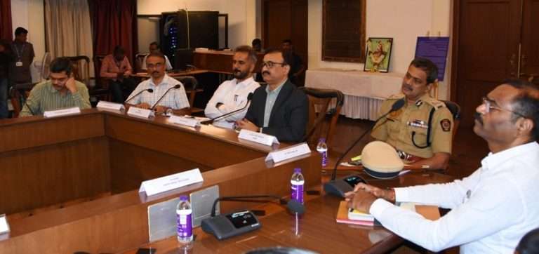 पूरपरिस्थितीत जीवित व वित्त हानी टाळण्यासाठी यंत्रणा सज्ज ठेवा- विभागीय आयुक्त डॉ. चंद्रकांत पुलकुंडवार