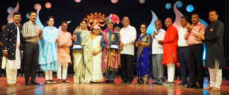 नटरंग कलागौरव पुरस्काराने नम्रता संभेराव तर नटरंग सामाजिक कृतज्ञता पुरस्काराने सागर बगाडे यांचा गौरव