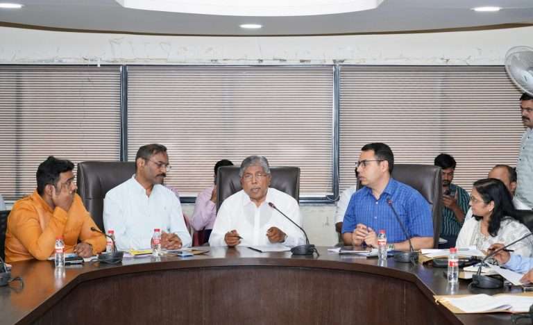 कोथरूडसह पुण्यात कुठेही पाणी साचू नये याची दक्षता घ्या!नामदार चंद्रकांतदादा पाटील यांचे अधिकाऱ्यांना निर्देश