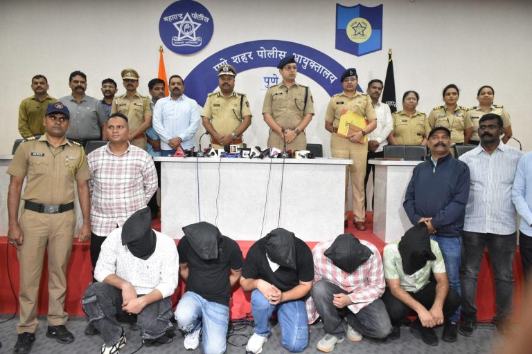 लोकांना लुटणाऱ्या खराडी येथील कॉल सेंटरवर छापा:गुजरात आणि राजस्थानच्या ५ भामट्यांना अटक: पुणे पोलीसांची धडाकेबाज कारवाई.