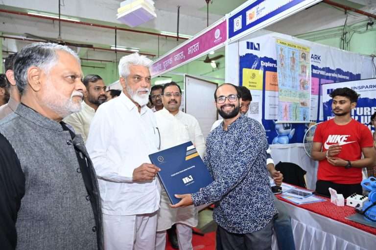 बाल पुस्तक जत्रेचे मॉडेल राज्यभरनेण्यासाठी शिक्षण विभाग पुढाकार घेणार-शालेय शिक्षणमंत्री दादा भुसे