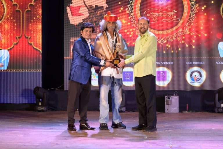 झगमगाटामागील तपश्चर्येचे विस्मरण होऊ नये : प्रकाश जावडेकर