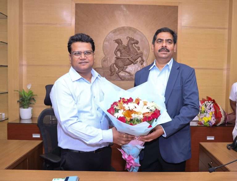 PMO उपसचिवपदावरून नवल किशोर राम आता पुन्हा पुण्यात:महापालिका आयुक्त म्हणून रुजू