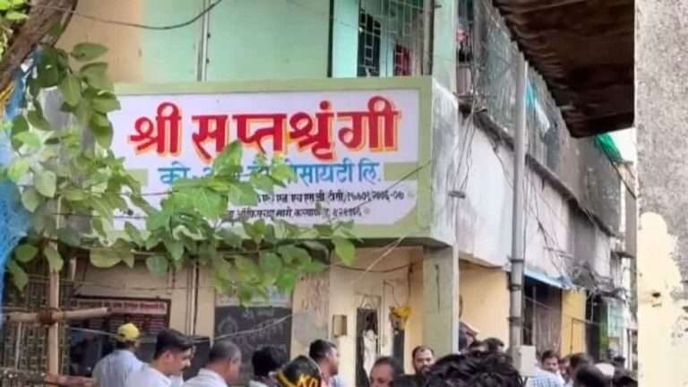 कल्याणमध्ये इमारतीचा स्लॅब कोसळला:6 जण ठार