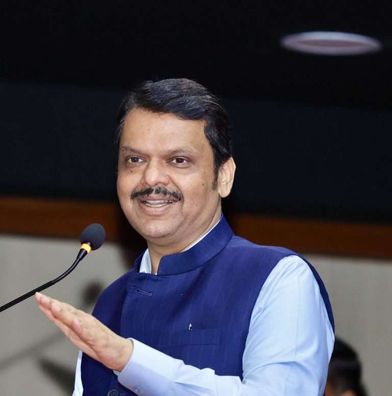 बालवाङ्मय वाचण्याचे माझे वय राहिले नाही:देवेंद्र फडणवीसांचा ‘नरकातला स्वर्ग’ या पुस्तकावरून संजय राऊतांना खोचक टोला