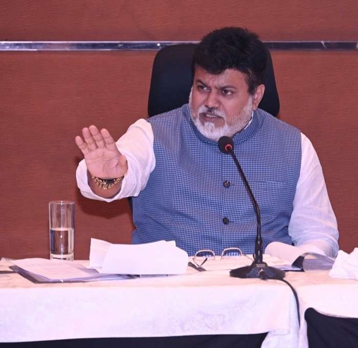 चाकण येथील उद्योजकांच्या समस्या सोडवण्यासाठी राज्य शासन प्रयत्नशील असल्याची ग्वाही