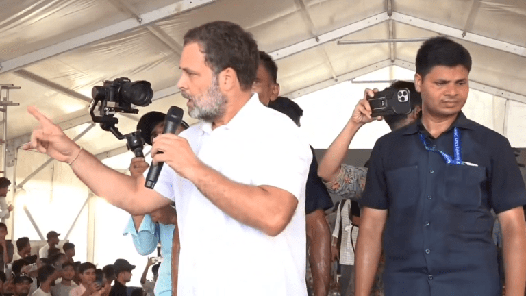 या देशात सर्व पैसे ,कायदे ८ ते १० टक्के लोकांच्या हातात, ९० टक्के मजूरच