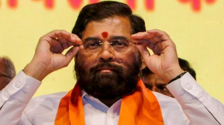 ऑपरेशन टायगरला वेग, उद्धव ठाकरेंचे 6 खासदार आणि पाठोपाठ एकनाथ शिंदे दिल्लीत ?