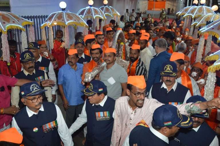 धर्मवीर संभाजी महाराज पालखी सोहळा थाटात