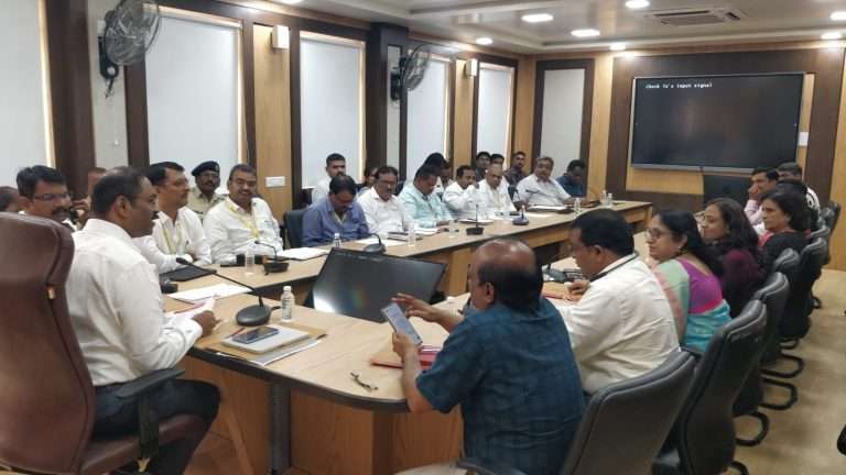 पालखी मार्गावर केलेल्या कामांचा घेतला आढावा