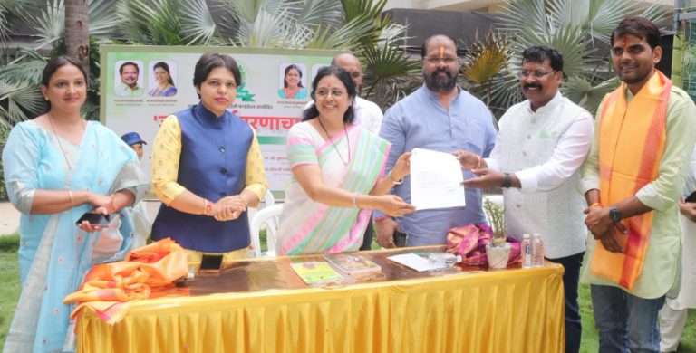 पर्यावरणाचा समतोल राखणाऱ्या देशी झाडांची लागवड व्हावी