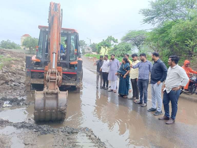 धानोरी व उपनगरात पूरस्थिती निर्माण झाल्यास ठेकेदार, प्रशासन व भ्रष्टाचारी अधिकारी जबाबदार – सौ. पुजा धनंजय जाधव