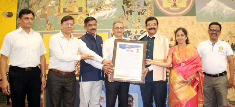 तुषार रंजनकर यांना रोटरी क्लबतर्फे’वोकेशनल एक्सलन्स अवार्ड’ प्रदान