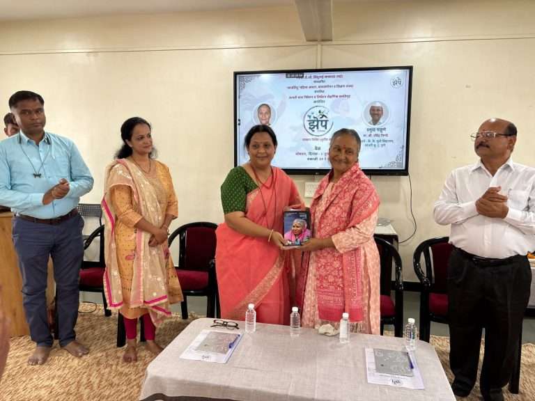 ’जे दुसऱ्यांना चांगले म्हणतात, ते स्वतः चांगले असतात’—रेणुताई गावस्कर यांचा विद्यार्थ्यांशी हृदयस्पर्शी संवाद