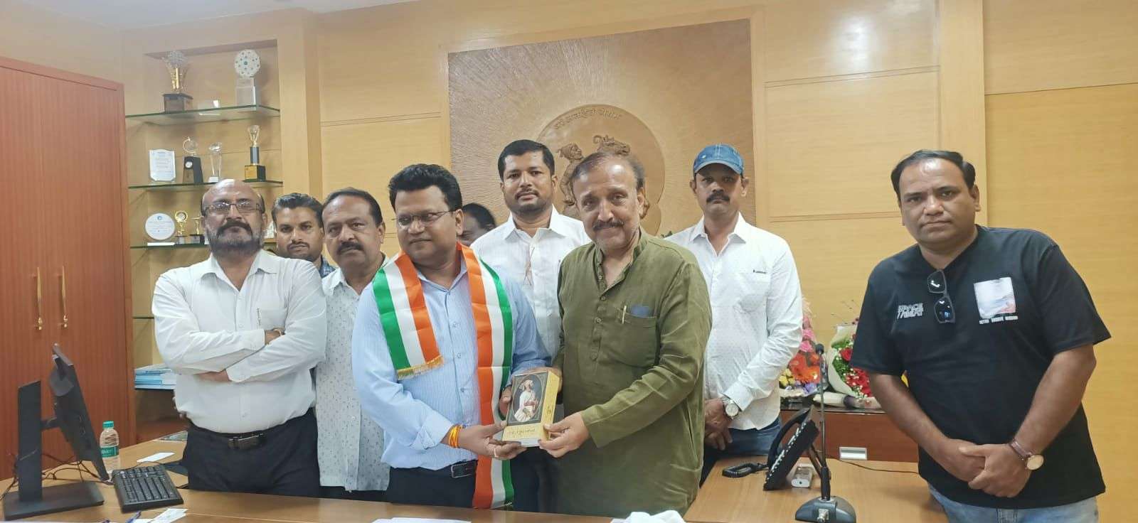 चुकीची बांधकामे आणि TDR चा गैरउधळण यामुळे पुण्यात वाहतूक कोंडी:काँग्रेस शिष्टमंडळाकडून नवे डीपी-टीपी आराखडे तयार करण्याची मागणी