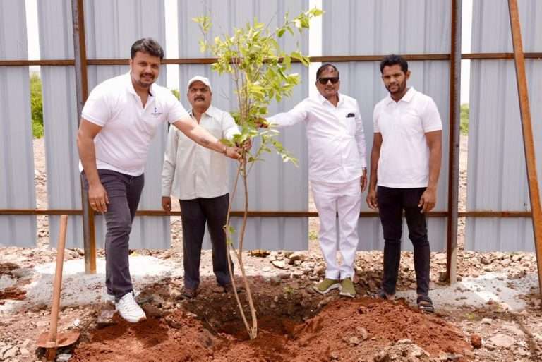 ड्रीम वर्क्स रिअल्टर्सकडून जागतिक पर्यावरण दिनानिमित्त दीर्घकालीन बांधिलकीसह अनोखी वृक्षारोपण मोहीम