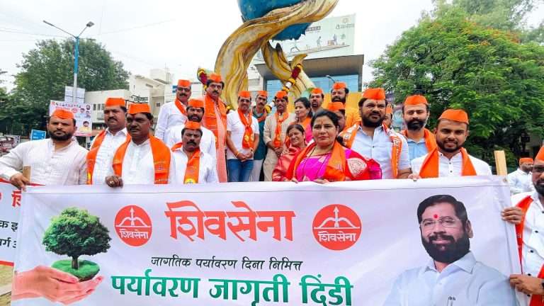 प्रदूषणमुक्त पुण्यासाठी प्रत्येकाने झाडे लावावीत – रवींद्र धंगेकर