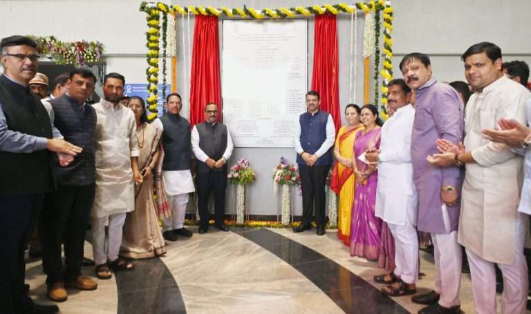 सर्व शासकीय कार्यालयत सौर ऊर्जेचा वापर सुरू करणार-मुख्यमंत्री देवेंद्र फडणवीस