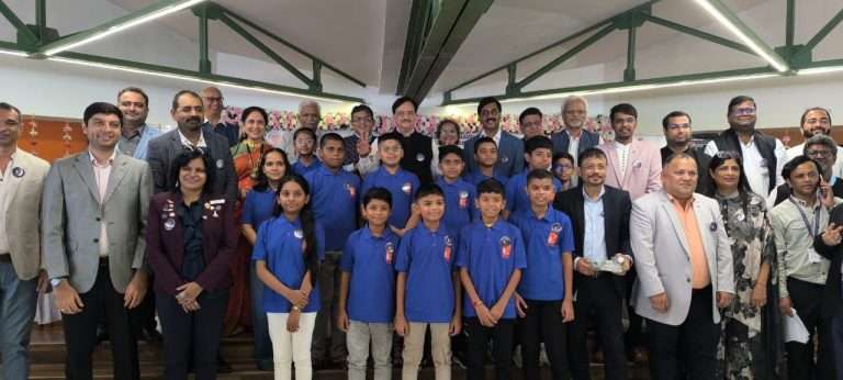 यशाकडे जाणारा रस्ता शोधण्यासाठी दृष्टी आवश्यक: डॉ भारतभूषण जोशी