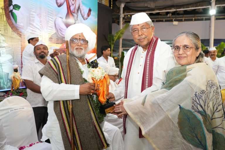 ना. चंद्रकांतदादा पाटील यांच्या माध्यमातून कोथरूडमध्ये संत पूजन व पारमार्थिक साहित्य वाटप सोहळा उत्साहात संपन्न