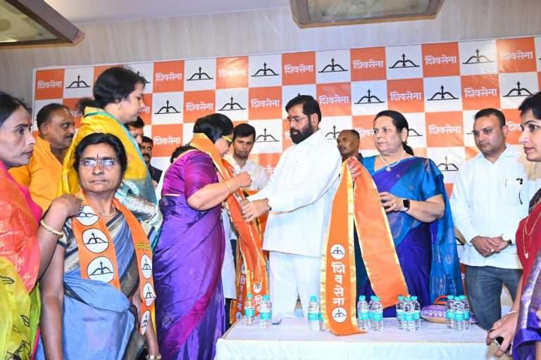 एकनाथ शिंदेंच्या शिवसेनेत जाणाऱ्यांची संख्या भली मोठी