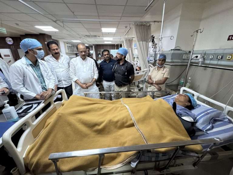 कुंडमळा दुर्घटनेतील जखमींची अजित पवारांनी घेतली भेट:प्रकृतीची चौकशी करत डॉक्टरांशी साधला संवाद, 33 जणांना डिस्चार्ज
