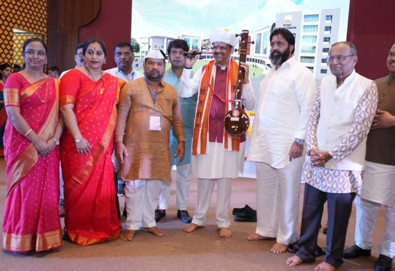 संतपीठाचे विद्यार्थी भागवत धर्म जगभरात पोहोचवतील:मुख्यमंत्री फडणवीस यांचा विश्वास; पंढरपूर, आळंदीच्या संतपीठाला मदत करण्याची ग्वाही