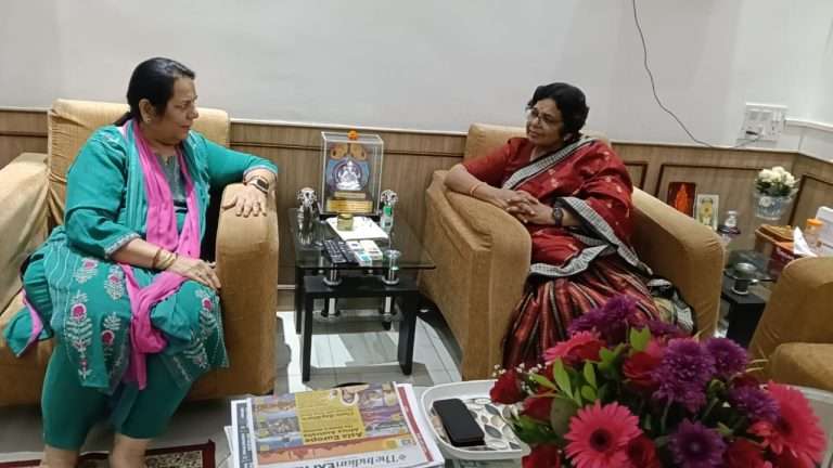 “महिला चळवळीच्या व्यापक मुद्द्यांवर अभ्यासपूर्ण चर्चा”