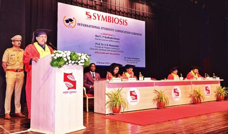 सातत्यपूर्ण प्रयत्न आणि समर्पित भावनेने कार्य करून जीवनात यशस्वी व्हा- राज्यपाल सी. पी. राधाकृष्णन