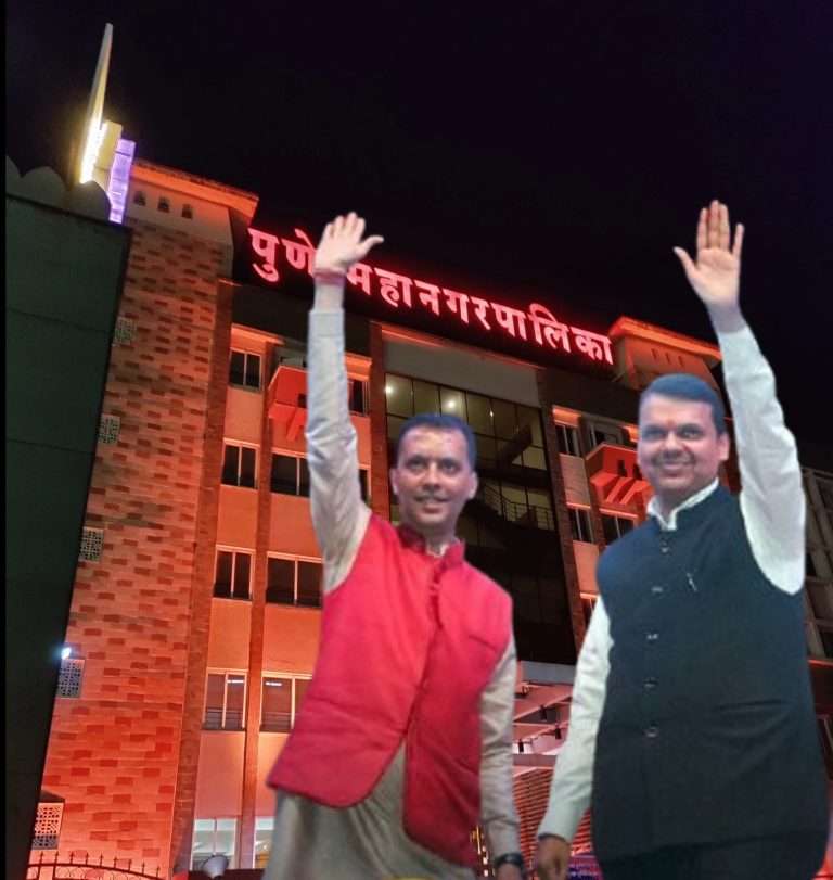 फडणवीसांसोबत फोटो अन् ‘नेतृत्व दमदार’चा नारा; बिडकरांच्या स्टेट्समुळे भाजपमध्ये धुरळा