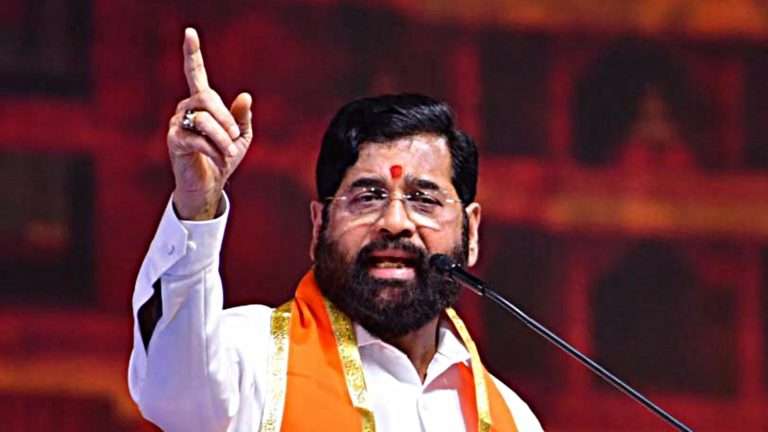 एकनाथ शिंदे हा रडणारा नाही, लढणारा आहे पण तुम्ही पतंग उडवित आहात : उपमुख्यमंत्री शिंदे