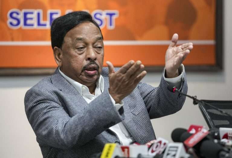 मुख्यमंत्री कोणाचा बाप नसतो:तो जनतेचा सेवक असतो, नारायण राणेंनी टोचले नितेश राणेंचे कान