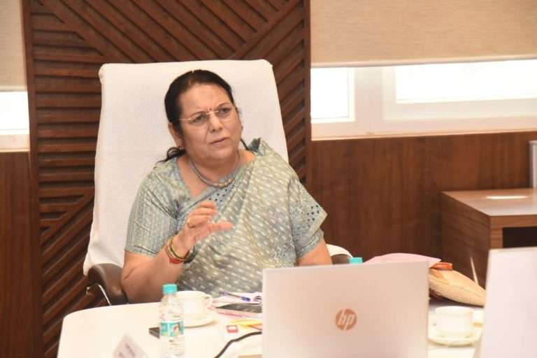 चांदवडच्या रेणुकादेवी मंदिर रस्त्याची दुरुस्ती होणार; उपसभापती डॉ. नीलम गोऱ्हे यांचा पुढाकार