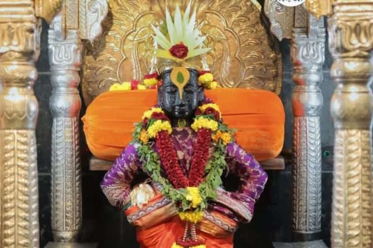 आषाढी एकादशीनिमित्त उपमुख्यमंत्री अजित पवार यांचं पांडुरंगाच्या चरणी वंदन