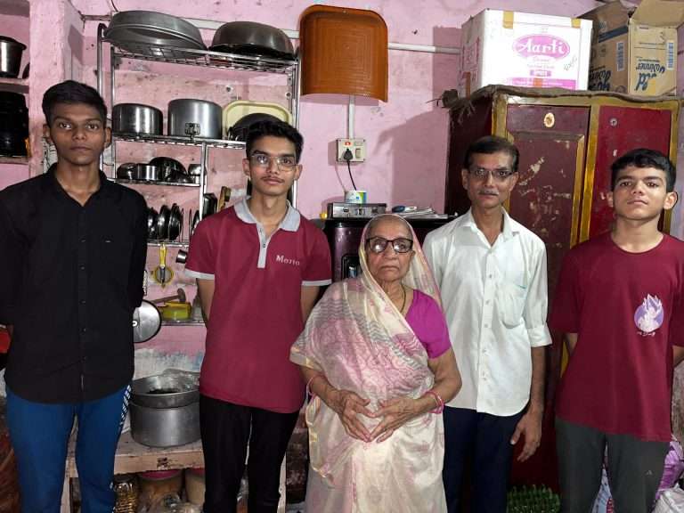 पाणीपुरी विक्रेत्याचा मुलगा बनला आयआयटीयन