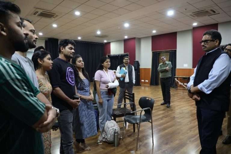 राष्ट्रीय चित्रपट वारसा अभियानांतर्गत विकसित केलेल्या चित्रपट पुनर्संचयित सुविधांचा संजय जाजू यांनी घेतला आढावा