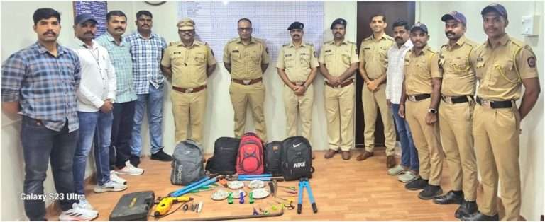 दरोडा टाकायला निघालेल्या टोळीला पोलिसांनी घेरले ,एकाला पकडले अन ४ पळाले