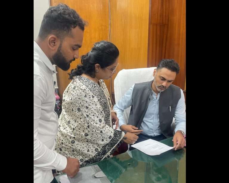 पुण्यातील वाढत्या महिला अत्याचारांवर तातडीने लक्ष देण्याची गरज; सोनाली मारणे यांनी घेतली गृहराज्यमंत्री योगेश कदम यांची भेट