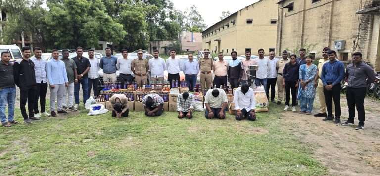 मॅक्डॉवल नं.1,इम्पीरीअल ब्ल्यु,ऑफीसर्स चॉईस,डिएसपी ब्लॅक,बॅगपायपर,रॉयल स्टॅग सारे काही गोवा बनावटीचे ..