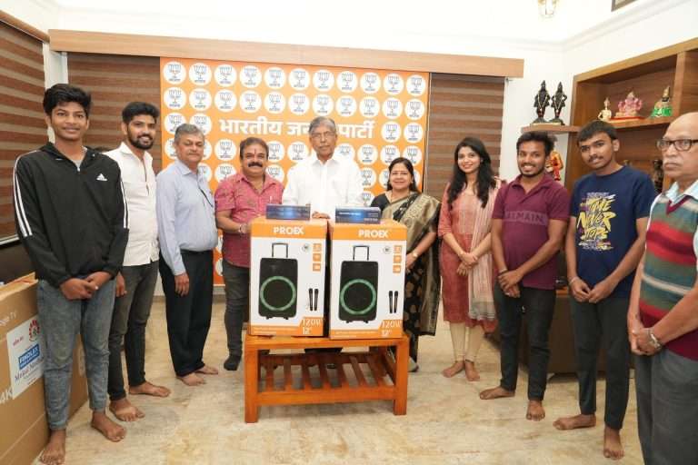 “देवेंद्र फडणवीस हे  चारित्र्यसंपन्न, नम्र आणि दूरदृष्टीचे लोकनेते” – मंत्री चंद्रकांतदादा पाटील.