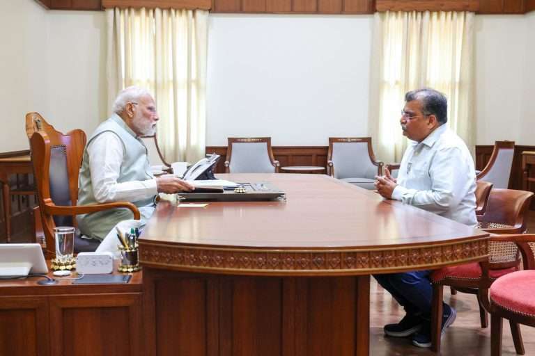 भाजप प्रदेशाध्यक्ष रविंद्र चव्हाण यांनी घेतली पंतप्रधान नरेंद्र मोदींची भेट