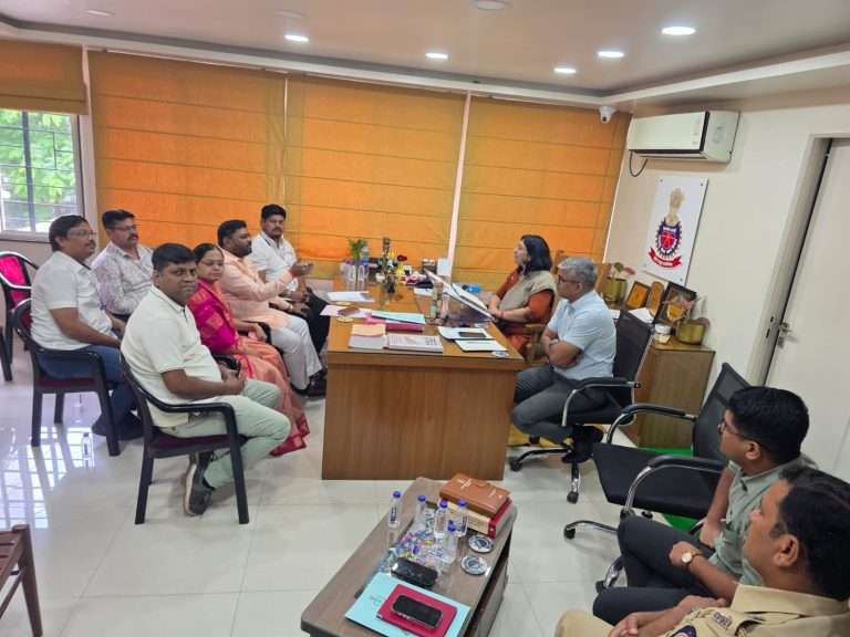 ओला-उबर चालकांसाठी ₹३६ प्रति किलोमीटर दर निश्चित करण्याची मागणी- डॉ. बाबा कांबळे,