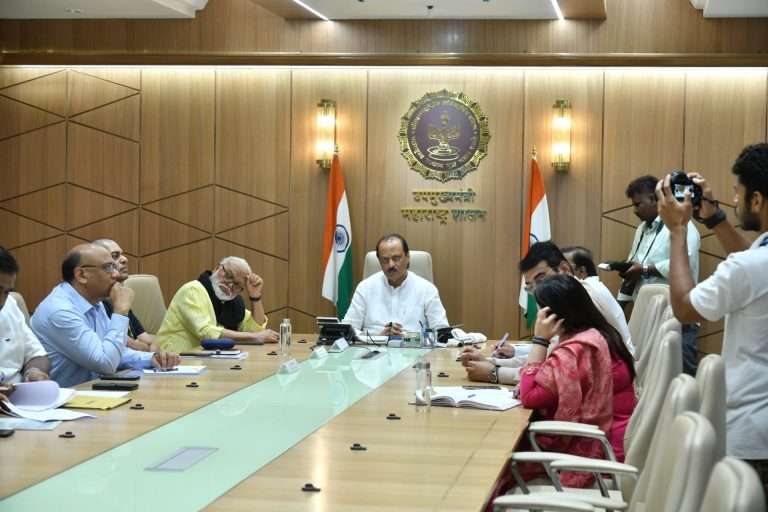 क्रांतिज्योती सावित्रीबाई फुले स्मारकाजवळील रहिवाशांचे तातडीने स्थलांतर करा – उपमुख्यमंत्री अजित पवार