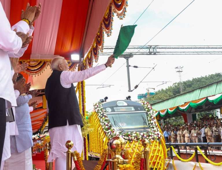 पंतप्रधान नरेंद्र मोदी यांच्या हस्ते  बंगळूरु इथे सुमारे 22,800 कोटी रुपयांच्या मेट्रो प्रकल्पांचे उद्घाटन आणि पायाभरणी