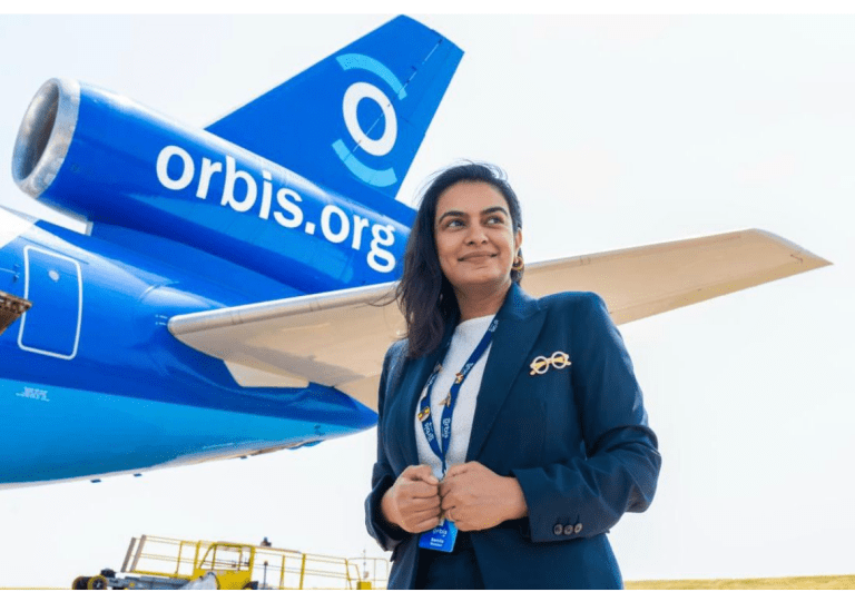 भारतीय नेत्र-शल्यचिकित्सकाकडून रवांडाच्या पहिल्या ‘फ्लाईंग आयहॉस्पिटल’ कार्यक्रमात प्रगत मोतीबिंदू शस्त्रक्रियेचे प्रशिक्षण